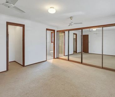 “Private & Spacious Townhouse Living in the Heart of Miranda” - Photo 2