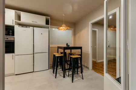 Carrer de Balmes, Barcelona, Catalonia 08006 - Photo 3