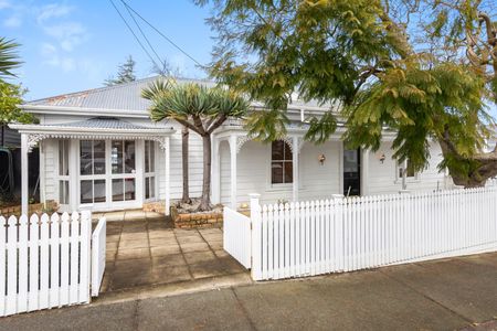 Charming Villa in Prime Parnell Location – Double Grammar Zone - Photo 4