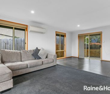 Charming 2 Bedroom Unit in Oakdowns - Photo 3
