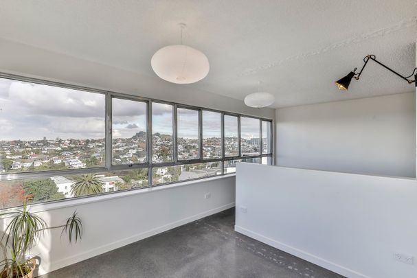 Stylish, Sunny, and Superbly Located Studio - Photo 1