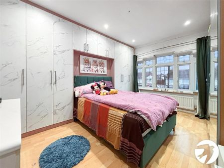 3 bedroom semi-detached house to rent - Photo 5