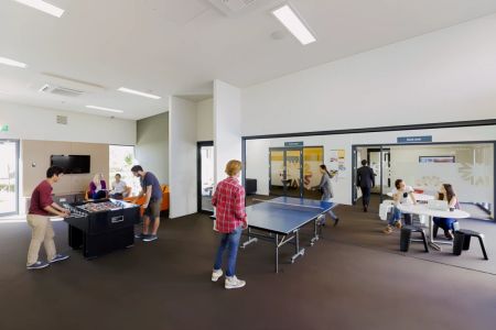 Five Bedrooms Poolside - Photo 3