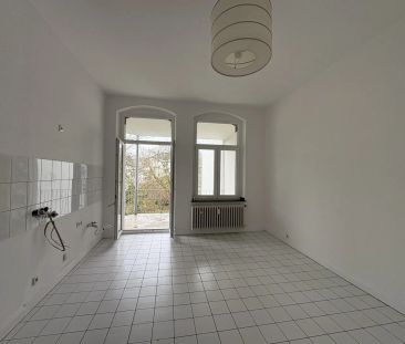 2-Zimmer Altbau mit Balkon zum Verlieben: Renoviert in Pempelfort! - Photo 1