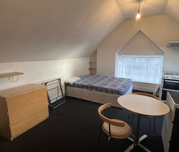 Studio to rent - Photo 1