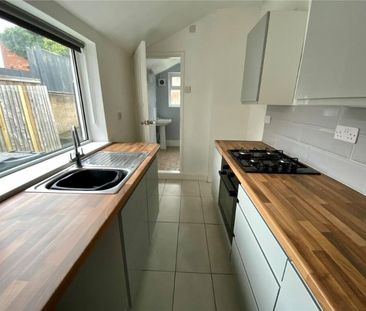 3 bed Terraced House, - Photo 3