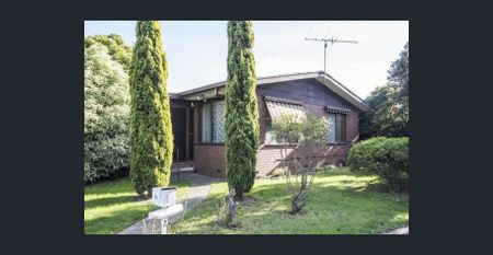 CHARACTER-FILLED 2-BEDROOM HOME IN TORQUAY - Photo 2