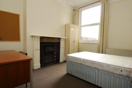 Derry Avenue, Plymouth - Photo 3