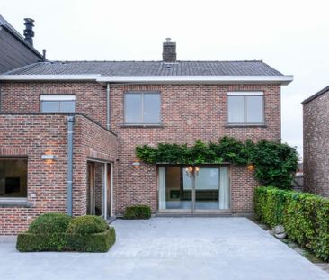 Kwalitatief afgewerkte villa met ruime garage en tuin | Gentsesteenweg - Photo 1