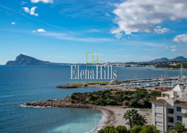 Large reformed apartment with magnificent sea views in front of the Mascarat Beach, Altea, Alicante