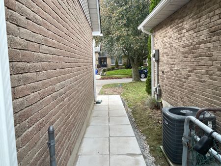 For Lease - 139 Riverview Street Unit# Lower Unit, Oakville, Ontario - Photo 3