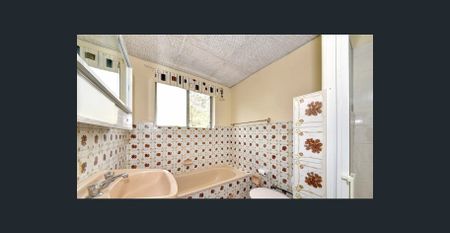 Bright & Spacious Two-Bedroom Apartment in Prime Epping Location - Photo 5