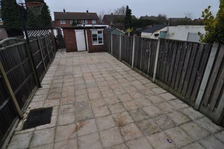 3 bed Terraced - To Let - Photo 2