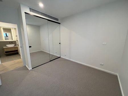610/4 Young Street, Moonee Ponds VIC 3039 - Photo 5