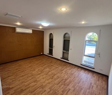 Peaceful Room in a Renovated Home - Prime Location! - Photo 5