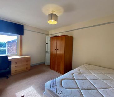 4 bedroom terraced house to rent - Photo 4