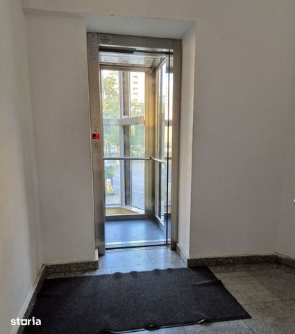 Piata sudului bloc nou etaj 4 - Fotografie 5