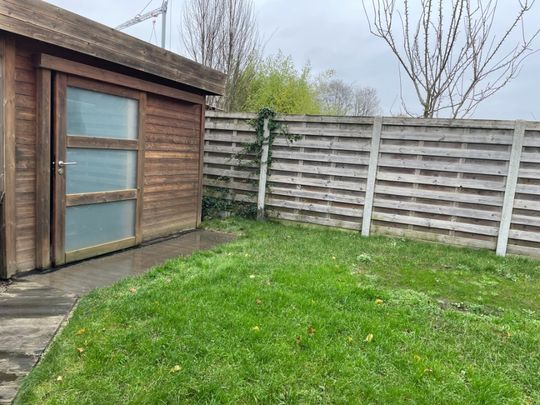 EENGEZINSWONING + tuin - Photo 1