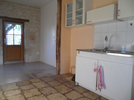 SOYE EN SEPTAINE - Maison de campagne de 88.50m² avec jardin clos et cave voutée. - Photo 2