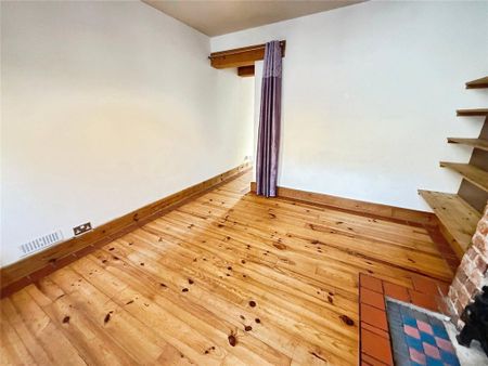 2 bedroom terraced house to rent - Photo 2