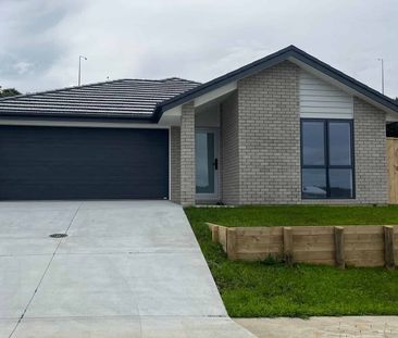 Modern 4BR Family Home in Pokeno - Photo 2
