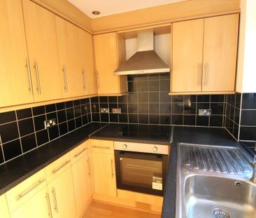 2 bedroom end of terrace house to rent - Photo 5