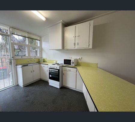 2/37 Bristol Road, Torquay, Vic 3228 - Photo 5