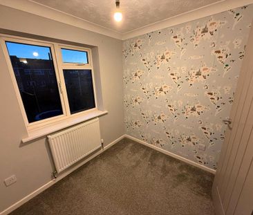 3 bedroom semi-detached house to rent - Photo 2