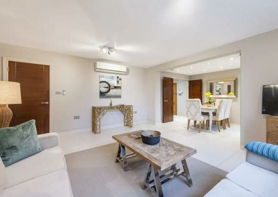 3 Bedroom Apartment To Let - Photo 1