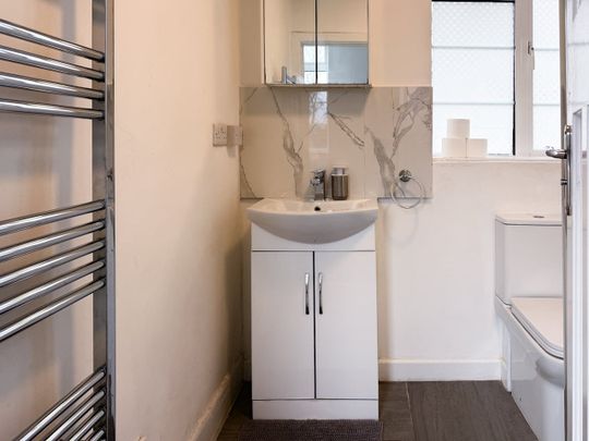 2 Bed Flat, Highbury Grove, N5 - Photo 1