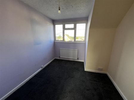 3 bedroom detached bungalow to rent - Photo 4