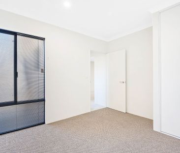 Super Fresh and near New 4x2x2 &ast;&ast; Open Wednesday 30&sol;04&... - Photo 3