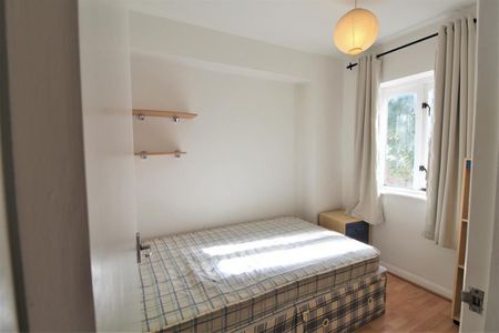 1 bedroom Flat To Let - Photo 3