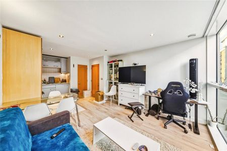 1 bedroom flat to rent - Photo 2