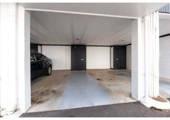 $500 per week with Water, lawn and swimming pool - Photo 1