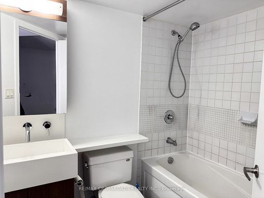 For Lease - 11 Brunel Court Unit# 1815, Toronto, Ontario - Photo 1