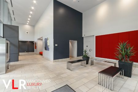 Condo in Downtown Vancouver, BC - Photo 2