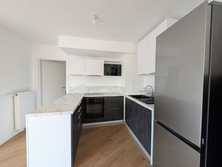 Location Appartement 4 pièces 82m² - Photo 4