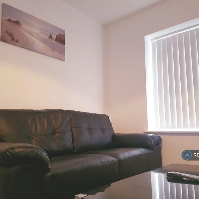 2 bedroom flat to rent - Photo 1