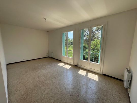 Location Appartement 3 pièces 64m² ST MAXIMIN LA STE BAUME 83470 - Photo 1