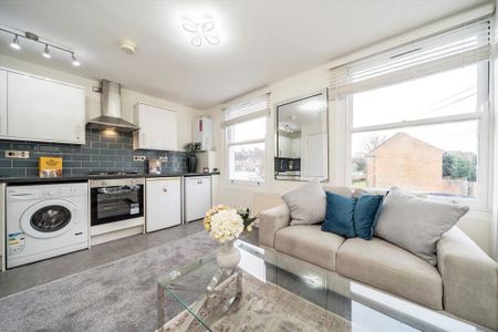 2 bedroom flat to rent - Photo 2