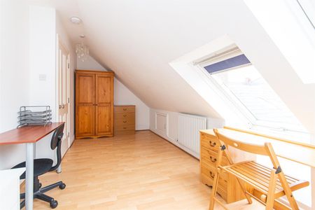 Lansdowne Gardens, Jesmond, Newcastle Upon Tyne - Photo 3