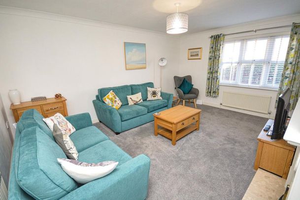 3 bedroom detached bungalow to rent - Photo 1