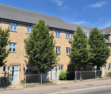 4 bedroom end of terrace house to rent - Photo 5