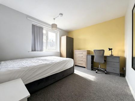 3 bedroom maisonette to rent - Photo 2