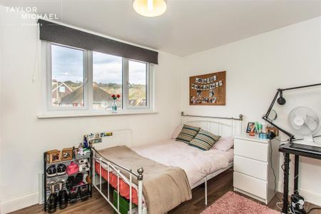 6 bedroom semi-detached house to rent - Photo 3