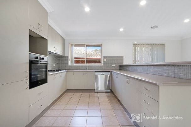 33 Daysdale Way, Thurgoona - Photo 1