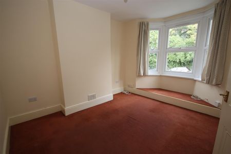 2 bedroom Terraced House to let - Photo 3