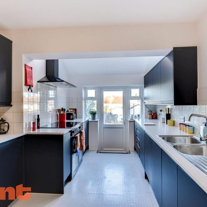 8 bedroom house to rent - Photo 1