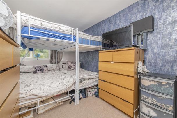 3 bed House - Semi-Detached To Let - Photo 1